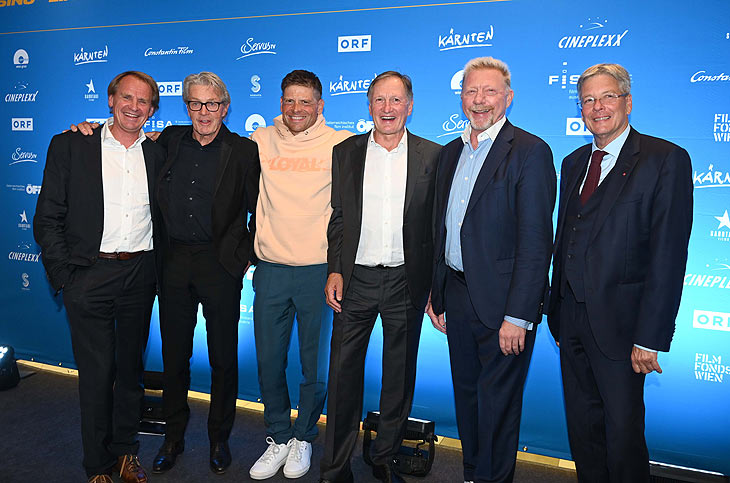 Markus Wasmeier, Bernhard Russi, Jan Ullrich, Franz Klammer, Boris Becker, Landeshauptmann Dr. Peter Kaiser / Film-Premiere "Klammer - Chasing the Line" im Cineplexx Kino in Villach (Kärnten, Österreich) am 26. Oktober 2021 ©Foto: Agentur Schneider-Press/Erwin Schneider